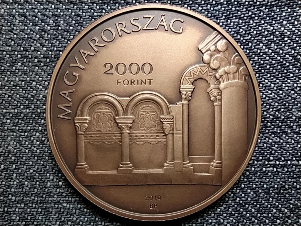 Esztergom, V&aacute;rhegy &eacute;s V&iacute;ziv&aacute;ros Nemzeti Eml&eacute;khely 2000 Forint
