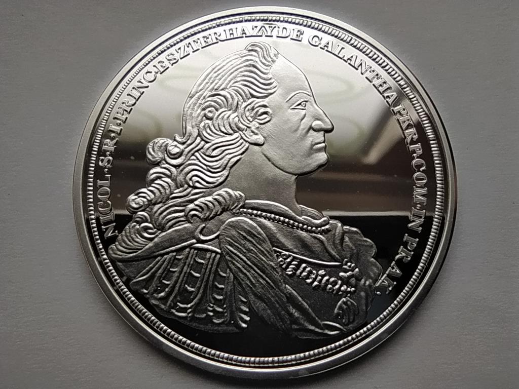 Magyar tall&eacute;rok ut&aacute;nveretben I. Mikl&oacute;s tall&eacute;rja 1770 .999 ez&uuml;st