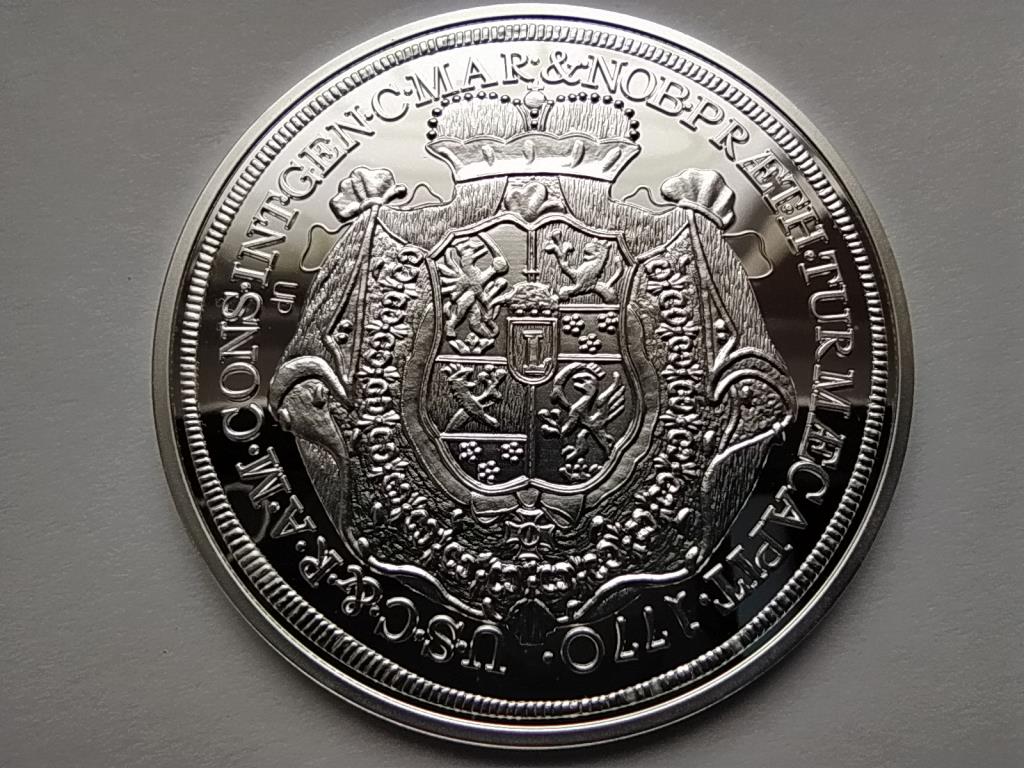 Magyar tall&eacute;rok ut&aacute;nveretben I. Mikl&oacute;s tall&eacute;rja 1770 .999 ez&uuml;st