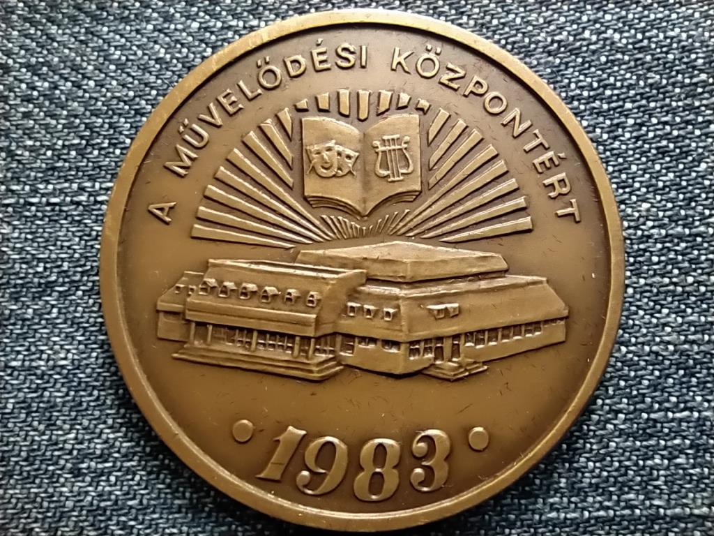 M&Eacute;E Sz&eacute;cs&eacute;nyi Csoport A Művelőd&eacute;si K&ouml;zpont Alapkő let&eacute;tele eml&eacute;k&eacute;re