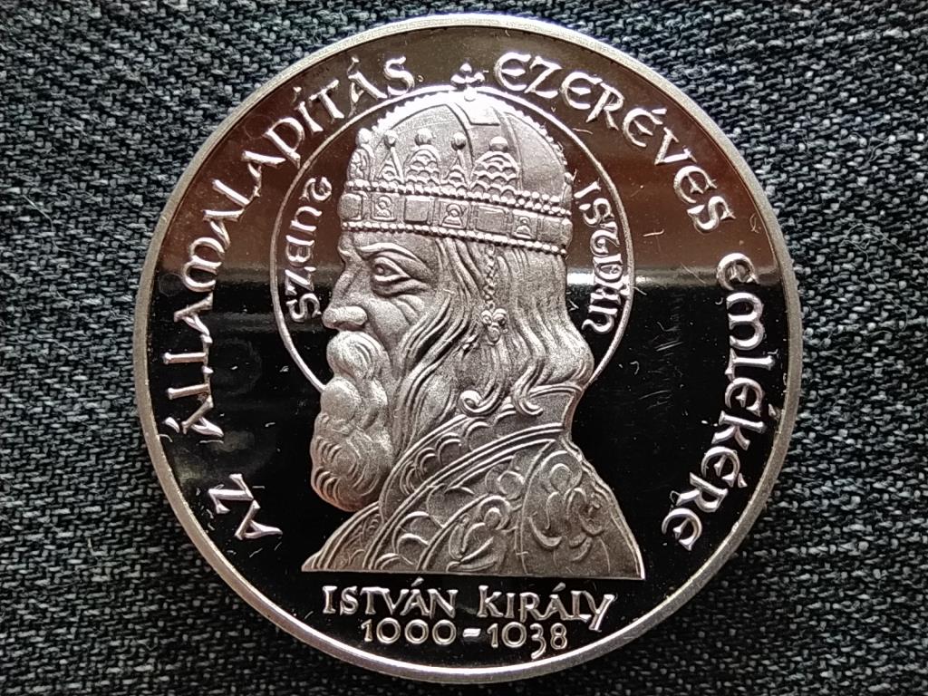 Az &aacute;llamalap&iacute;t&aacute;s ezer&eacute;ves eml&eacute;k&eacute;re Szent Istv&aacute;n