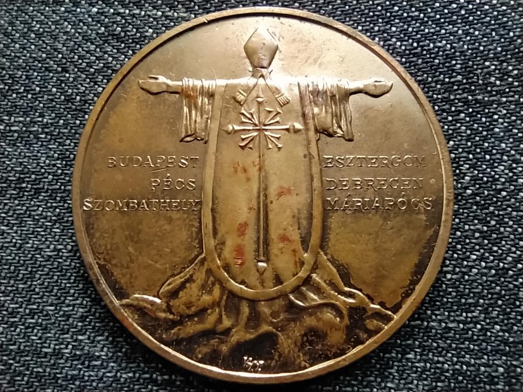 II. J&aacute;nos P&aacute;l p&aacute;pa l&aacute;togat&aacute;sa Esztergom &eacute;rem