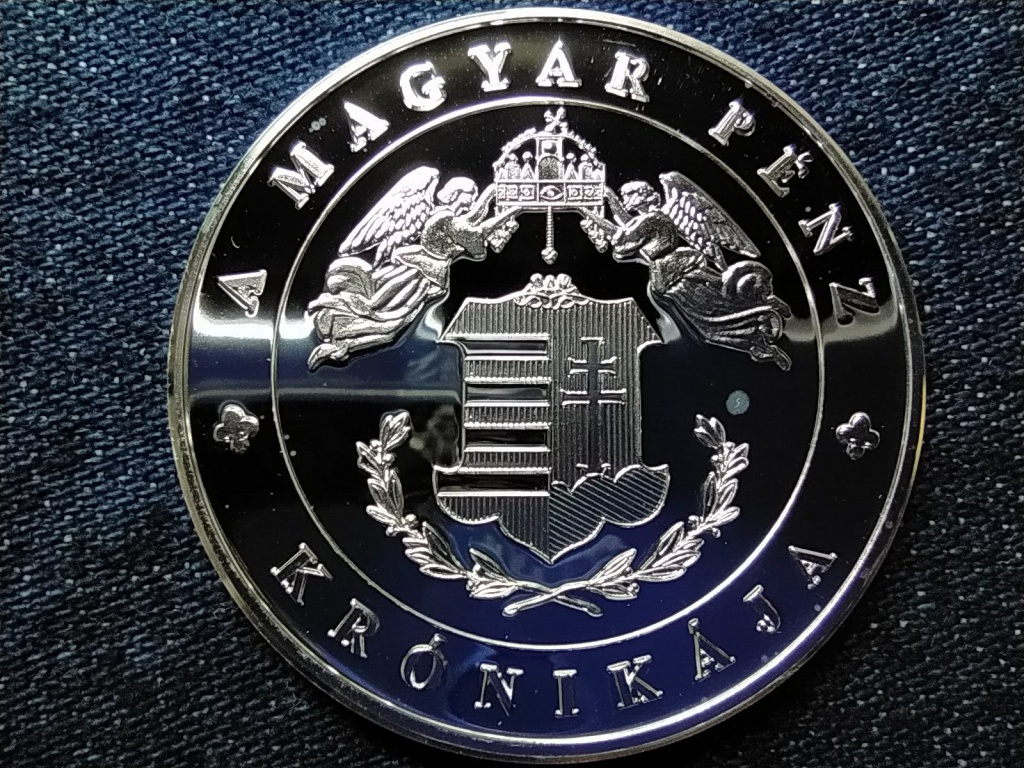 A magyar p&eacute;nz kr&oacute;nik&aacute;ja A tizen&ouml;t &eacute;ves h&aacute;bor&uacute; .999 ez&uuml;st