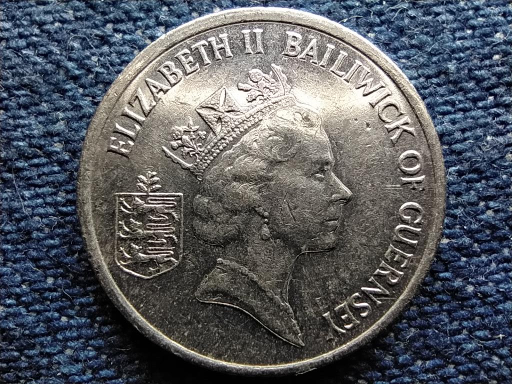Guernsey II. Erzs&eacute;bet vitorl&aacute;s 5 penny