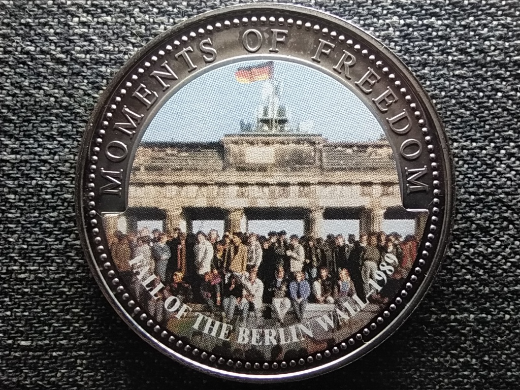 Lib&eacute;ria A szabads&aacute;g pillanatai Berlini fal leoml&aacute;sa 10 Doll&aacute;r