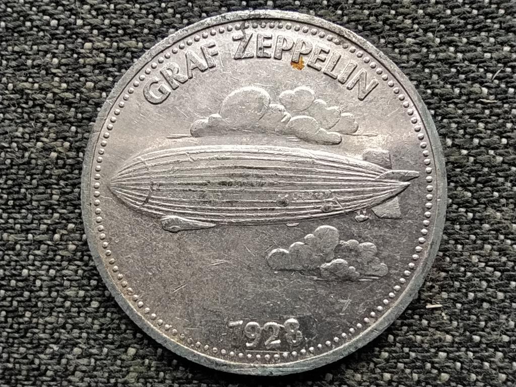 Anglia Ember rep&uuml;l&eacute;s k&ouml;zben Graf Zeppelin