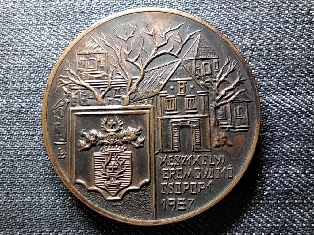 M&Eacute;E Keszthelyi Csoport Palota v&aacute;ra